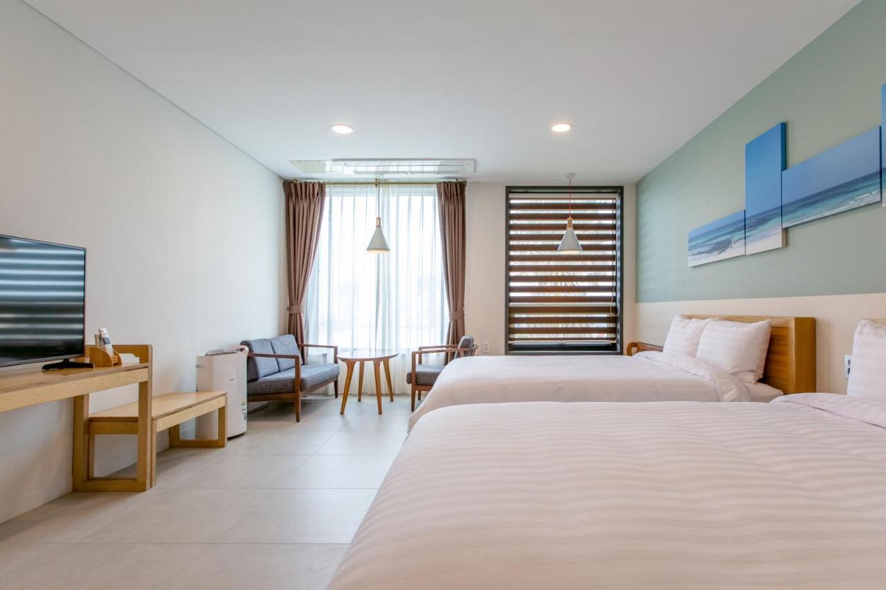 Lunamar Pension Jeju Exterior foto