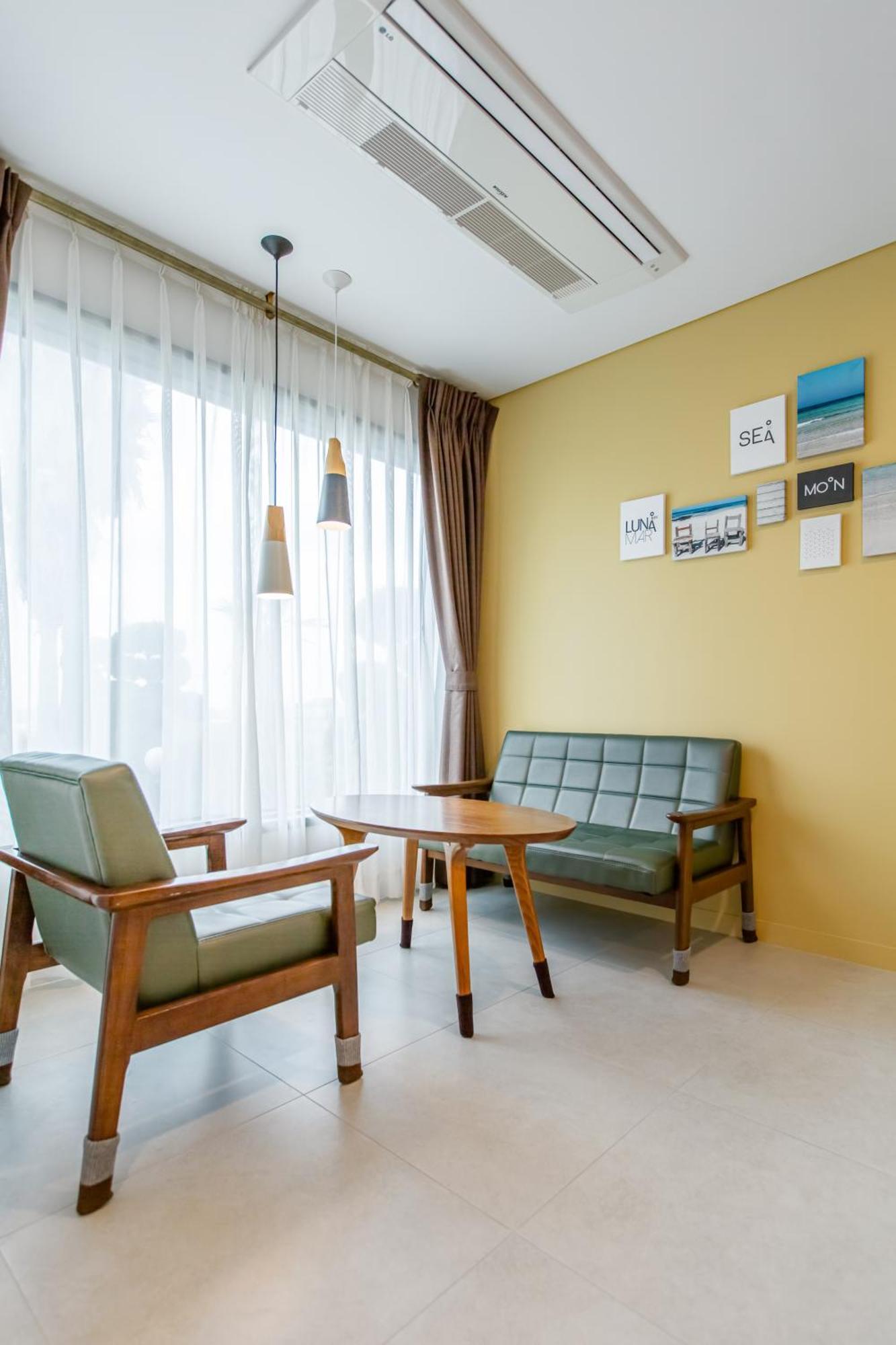 Lunamar Pension Jeju Exterior foto