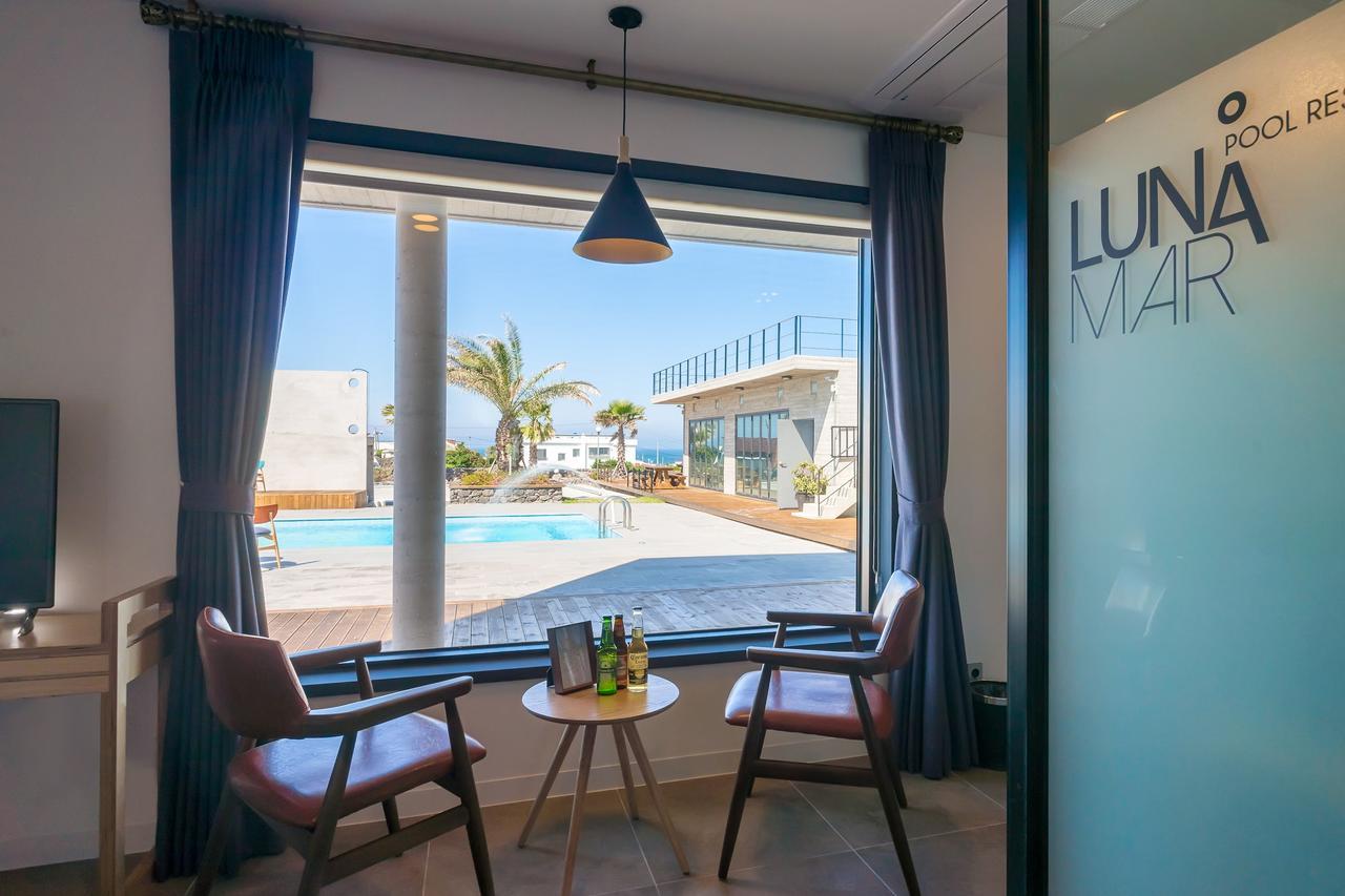 Lunamar Pension Jeju Exterior foto