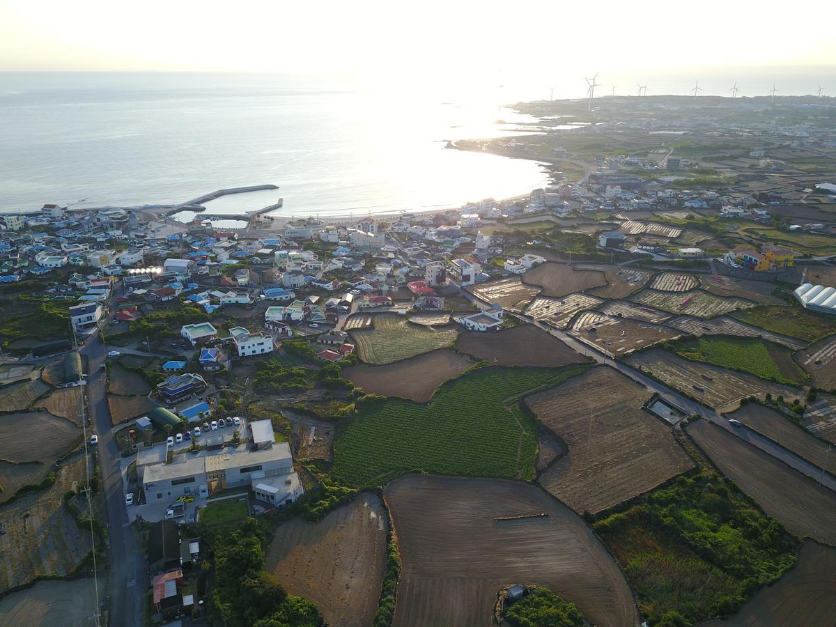 Lunamar Pension Jeju Exterior foto